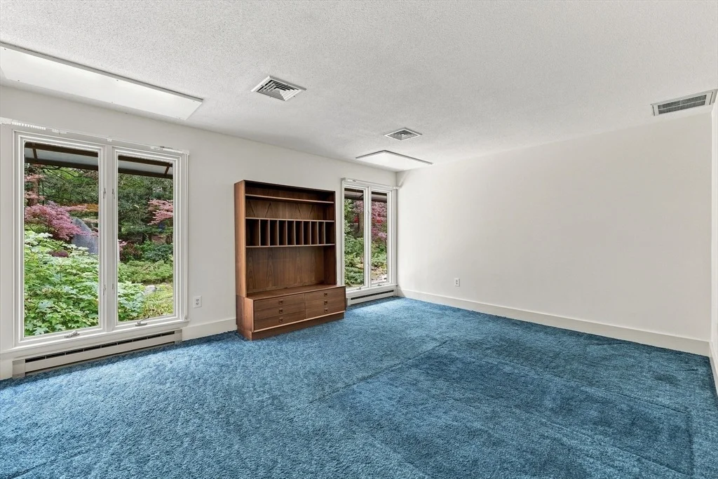 Photo of 8 Morgan Cir