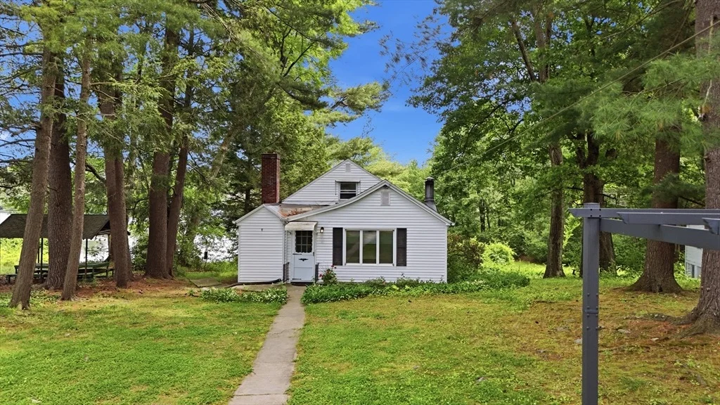 Photo of 28 Lake Dr