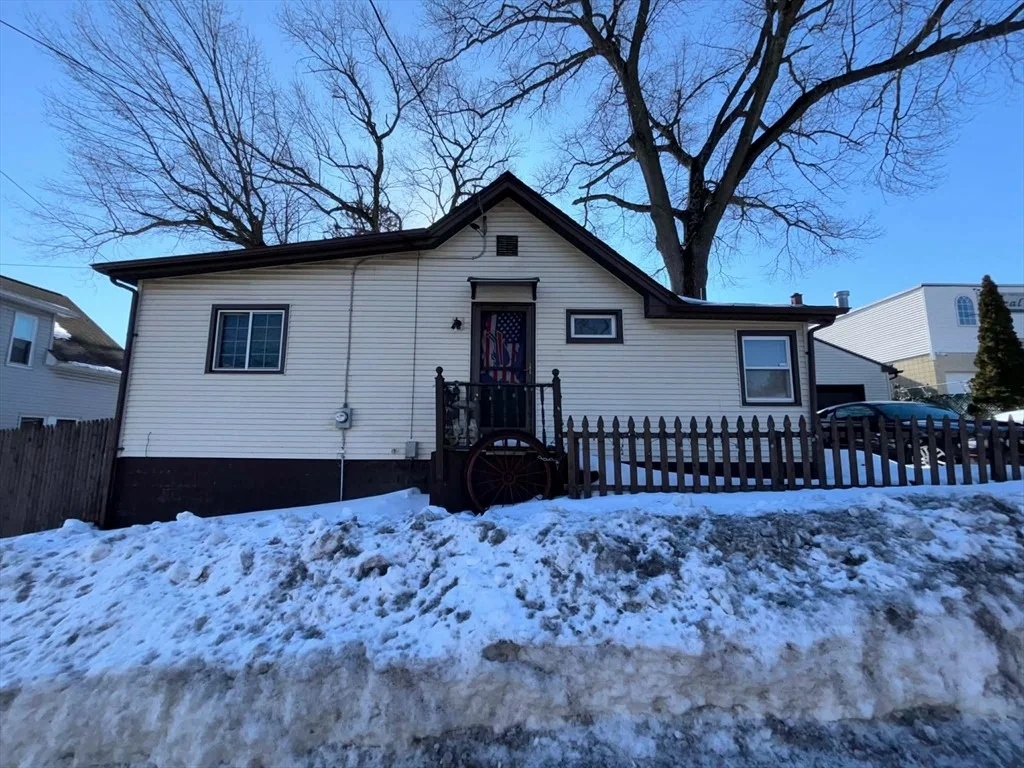 Photo of 11 Rolf Ave