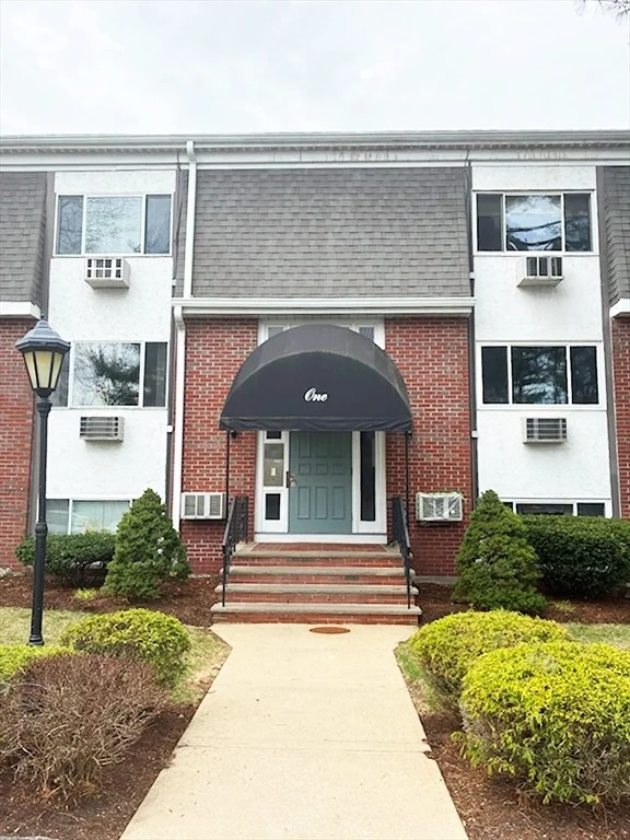 Photo of Unit 111 at 80 Walnut St