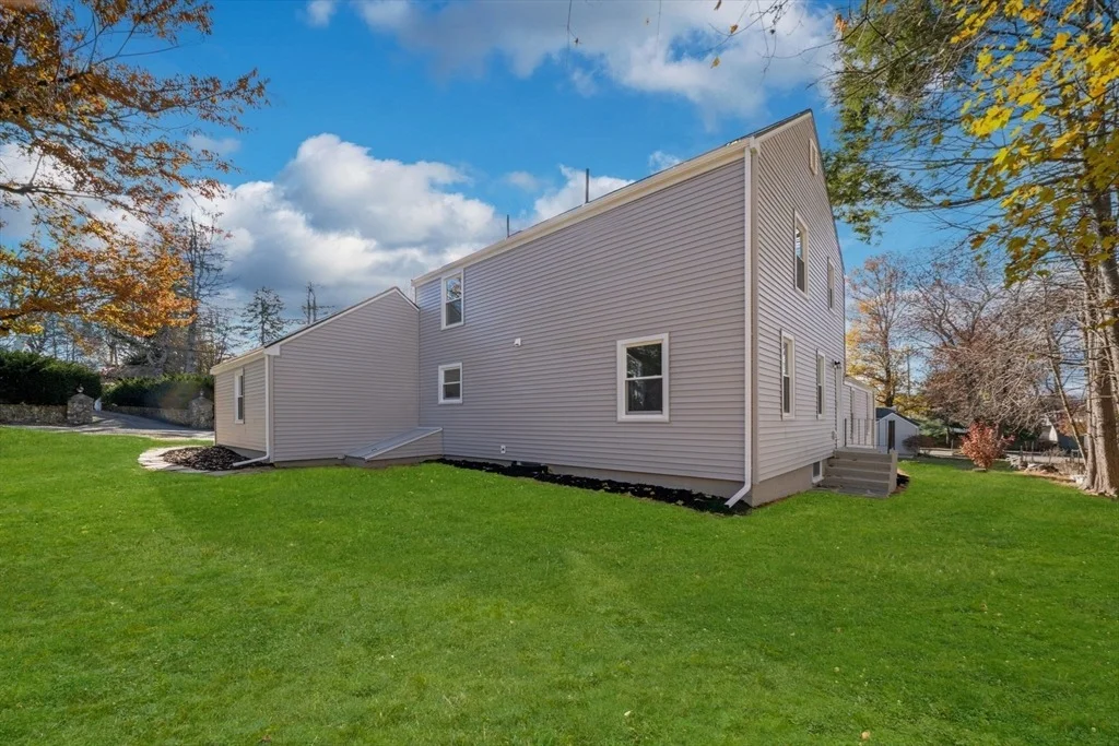 Photo of 6 Puritan Ln
