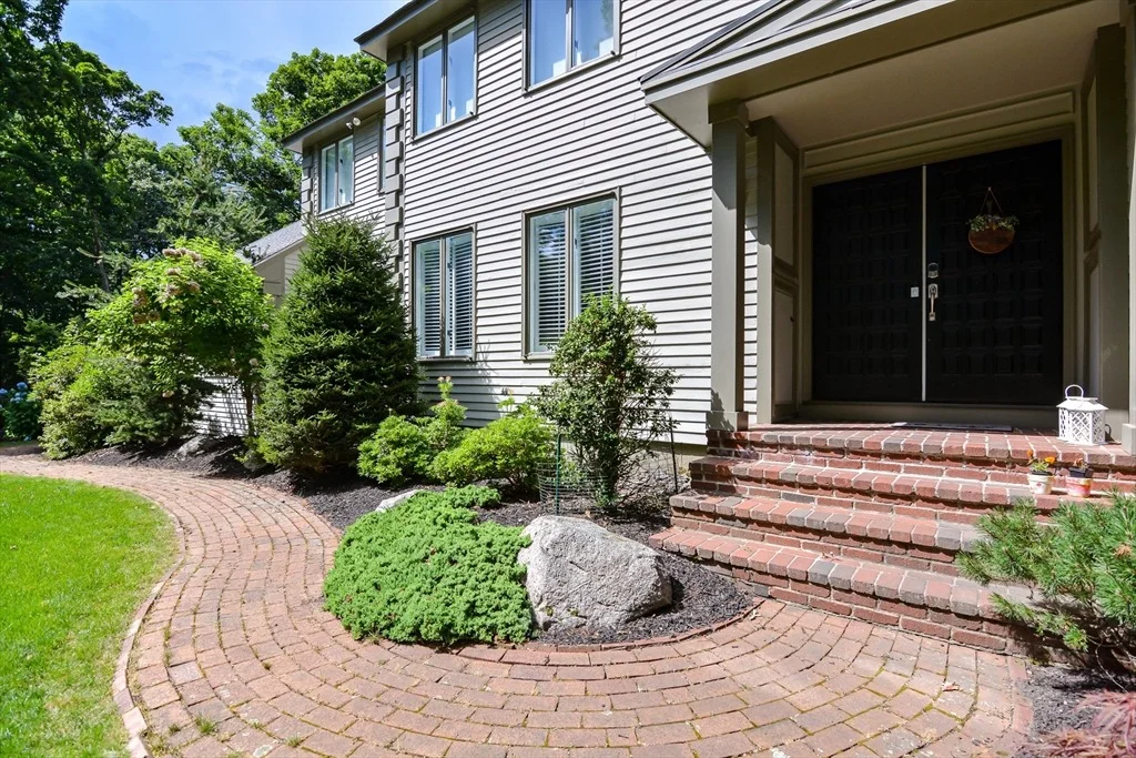 Photo of 28 Smithshire Estates