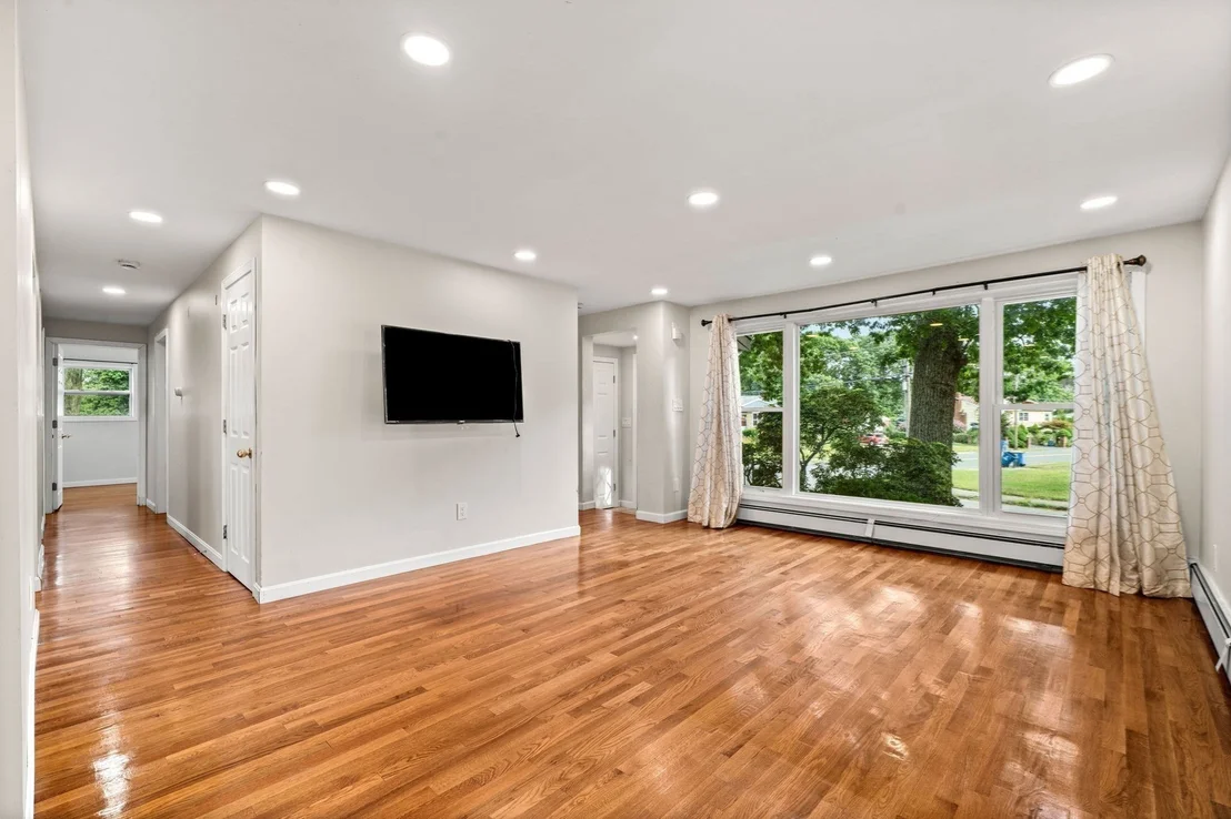 Photo of 4 Niles Rd