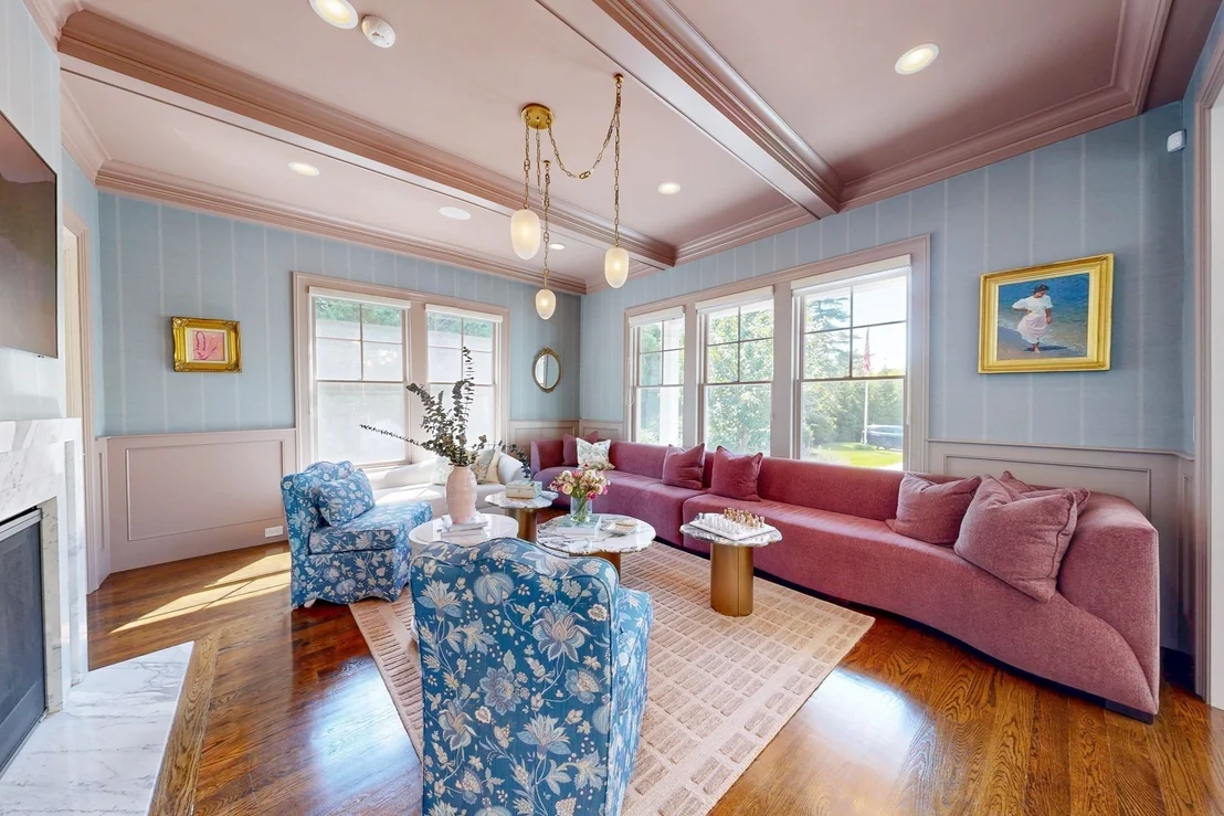 Photo of 370 Grove St