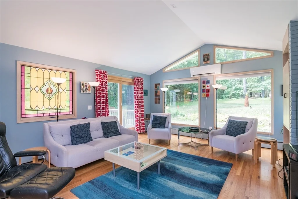 Photo of 669 Westhampton Rd