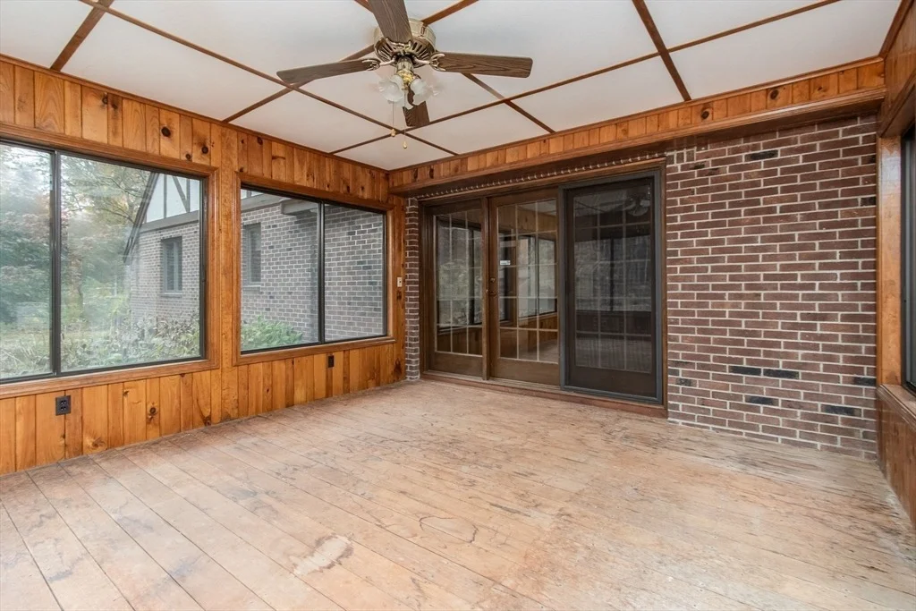 Photo of 21 Saddle Ln