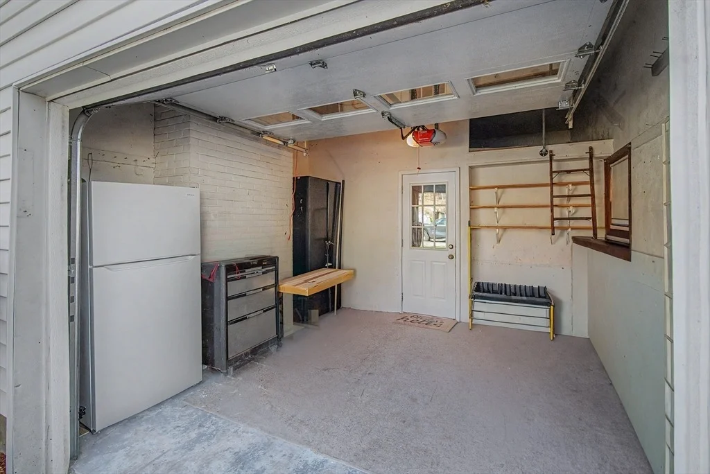 Photo of 29 Greenleaf Cir