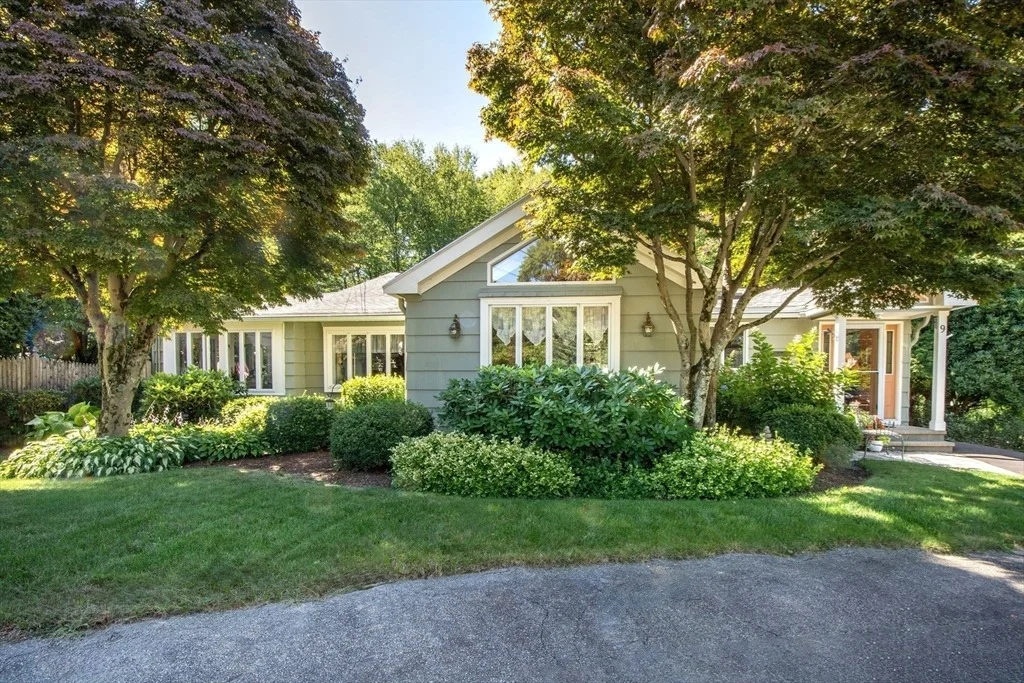 Photo of 9 Dennis Circle