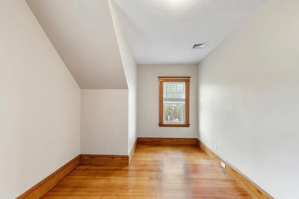 Photo of 19 Brooklawn Terrace