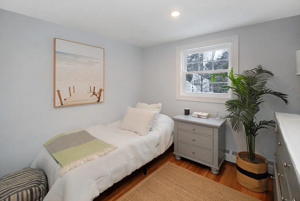 Photo of 35 Robbins Rd