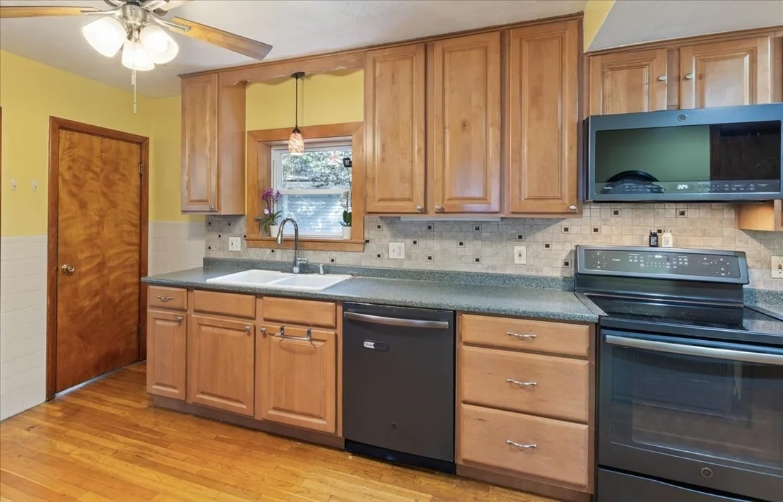 Photo of 66 Edgemere Rd