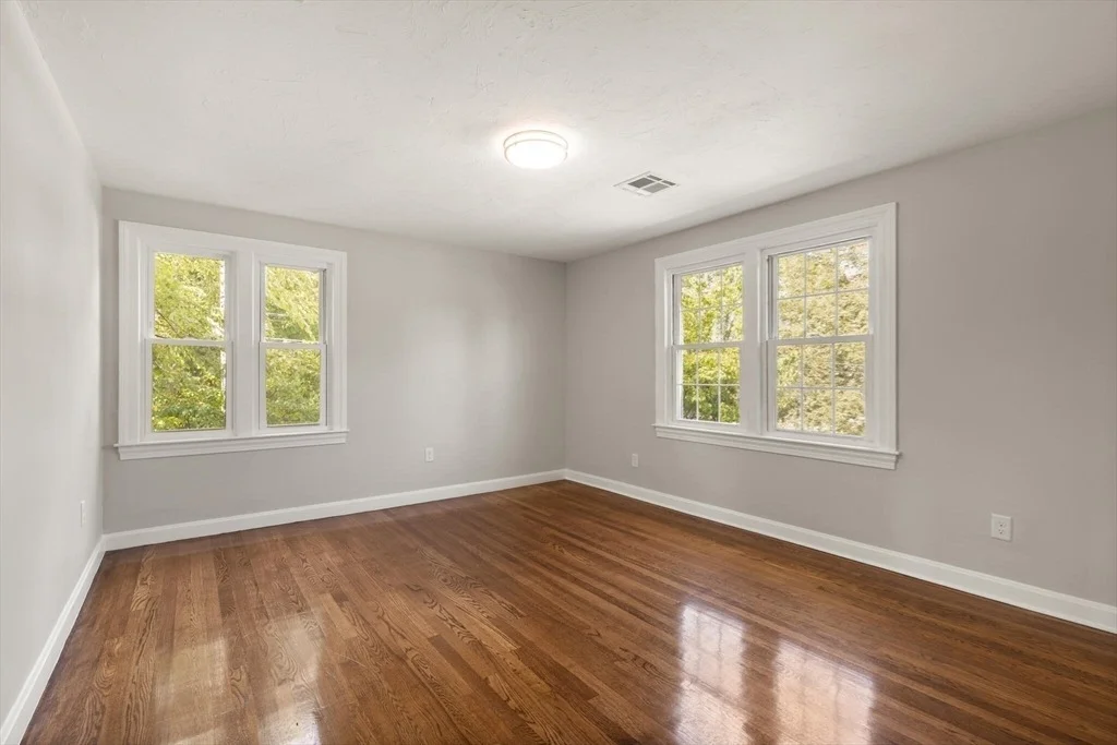 Photo of 129 Maple Ave
