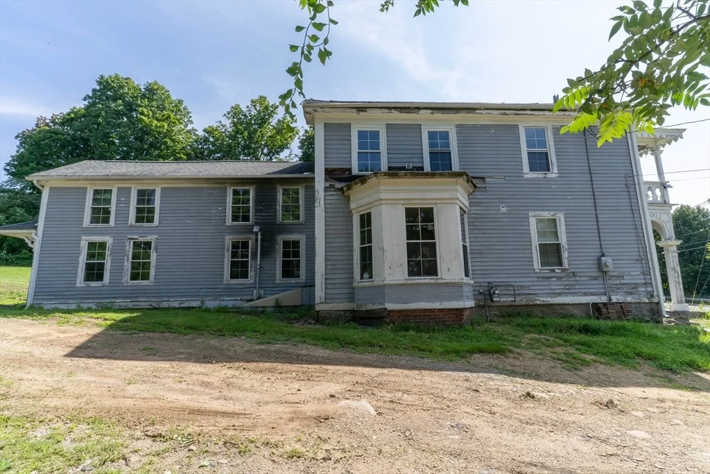 Photo of 1166 Main St