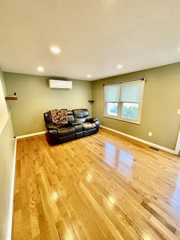 Photo of 477 Clark St