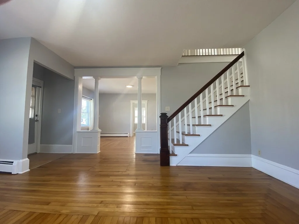 Photo of 986 N Eastern Ave