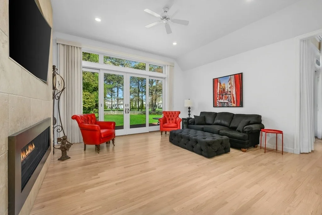 Photo of 131 Dunrobin Road