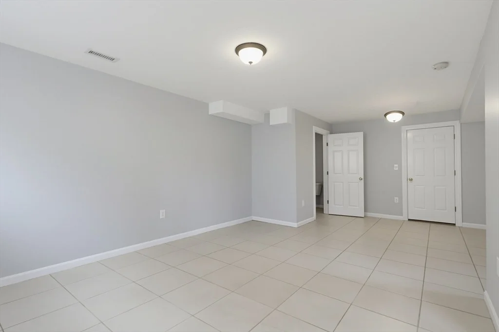 Photo of 70 Swan Ave