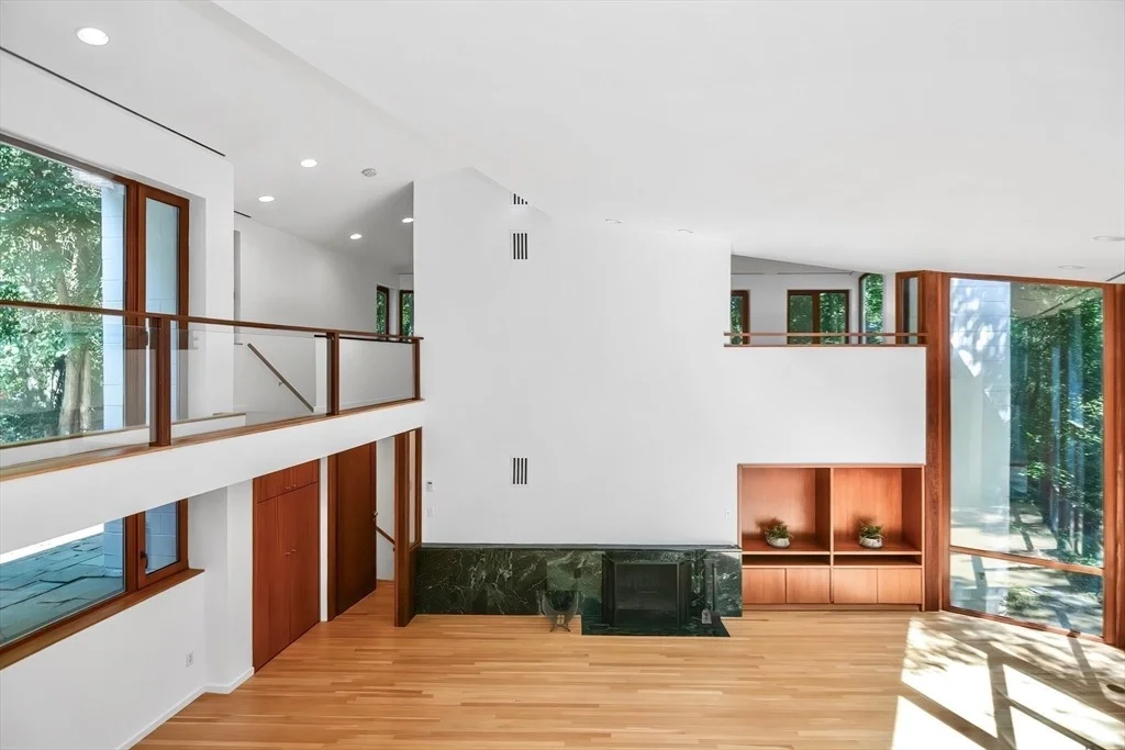 Photo of 115 Juniper Rd