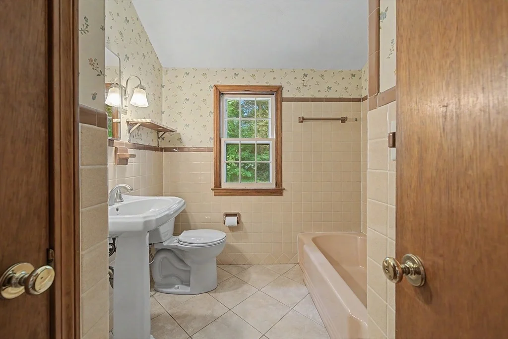 Photo of 10 Raymond Dr