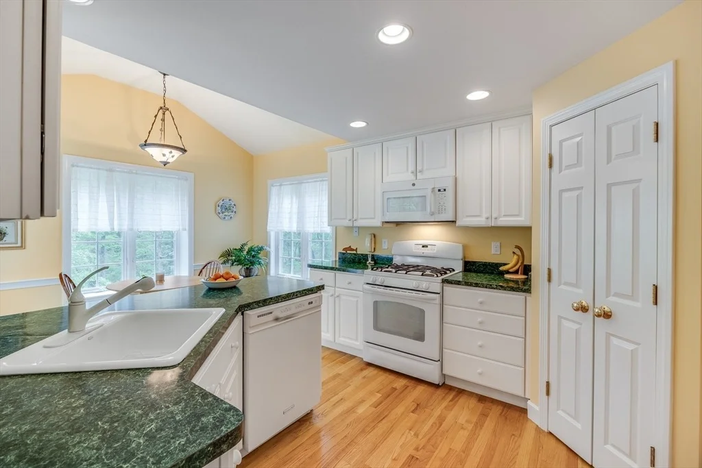Photo of 20 Crestview Circle
