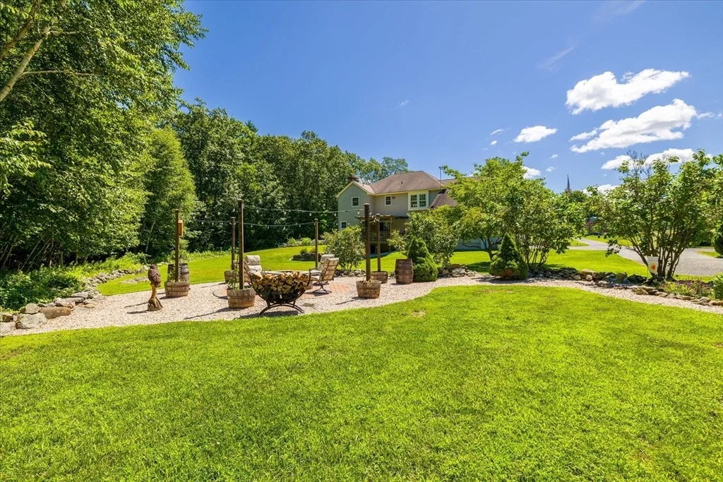 Photo of 33 Helen Ln