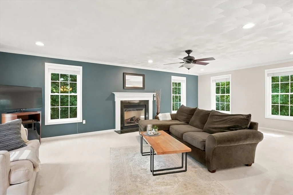 Photo of 6 Londonderry Ln