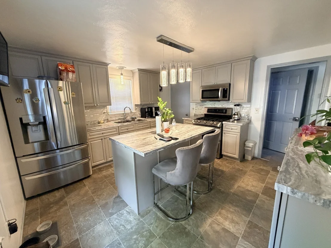 Photo of 169 Roosevelt Ave