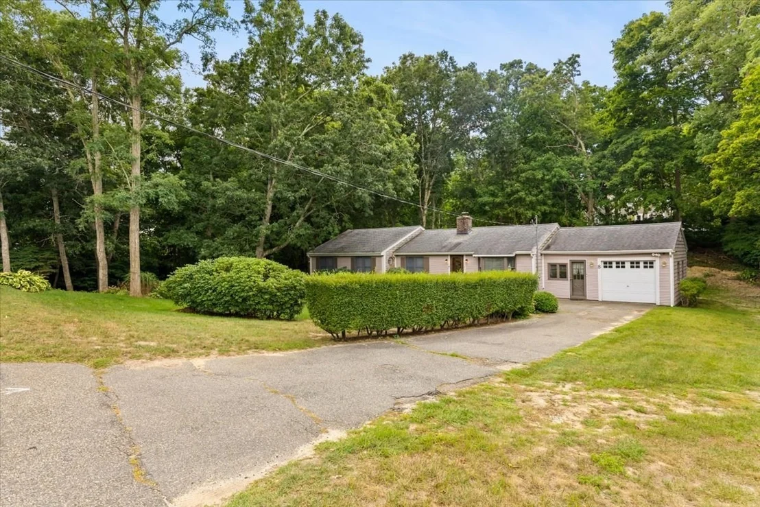Photo of 8 Clay Pond Rd