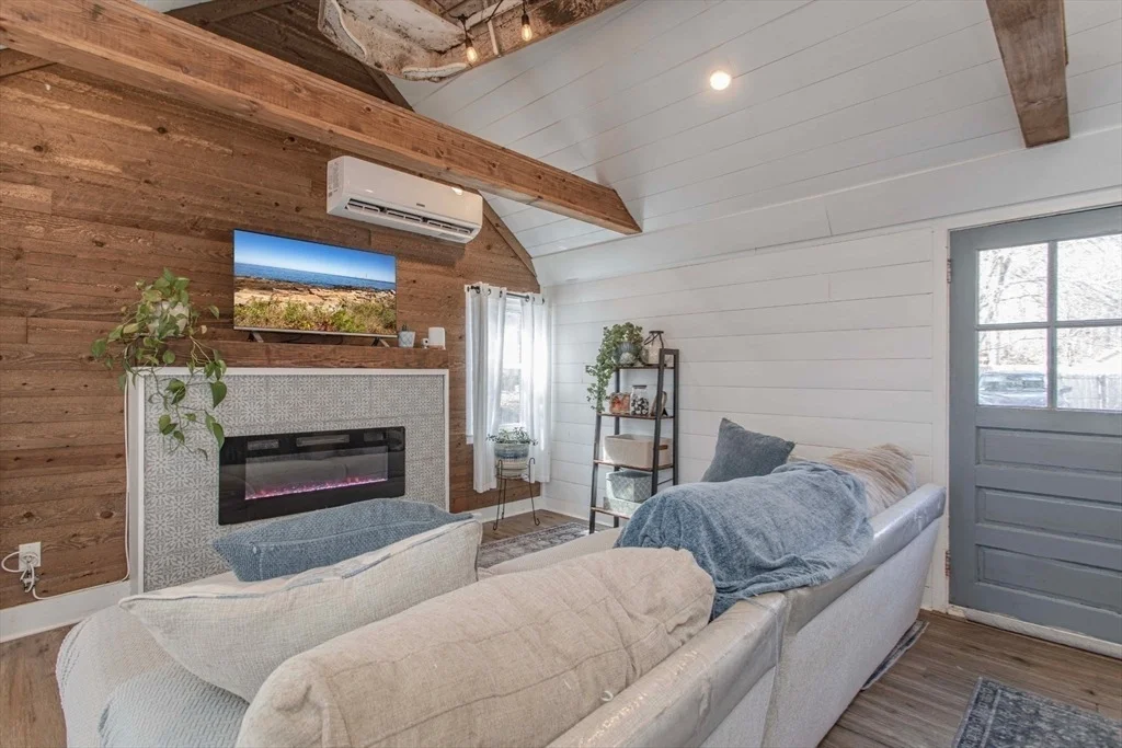 Photo of 21 Bisbee