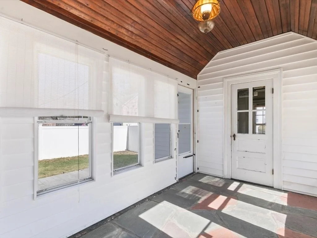 Photo of 1230 Main St