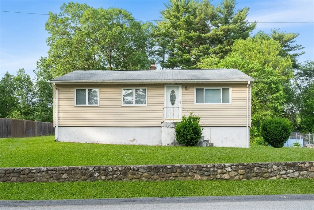 Photo of 20 Hilltop Dr