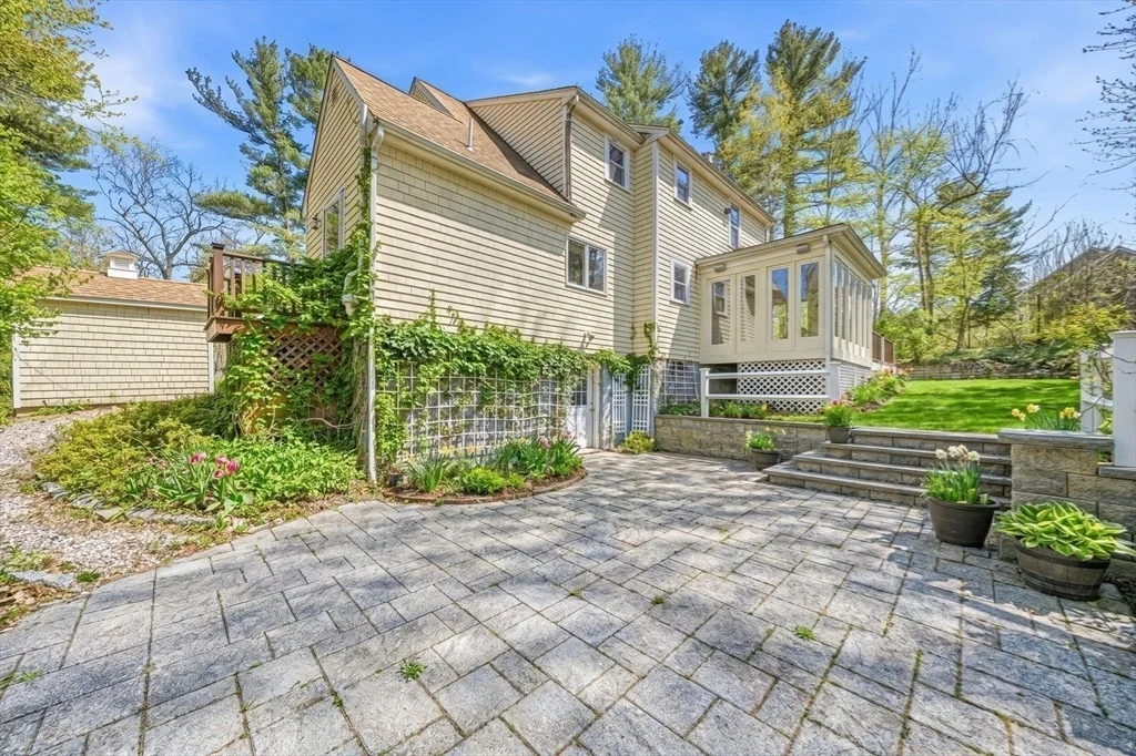 Photo of 443 Cushing St