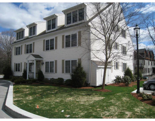 Photo of Unit E at 14 Ames Avenue