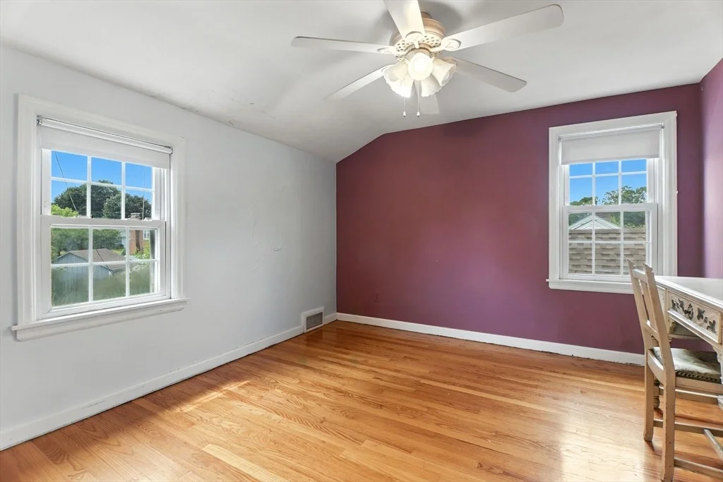 Photo of 384 Abbott St
