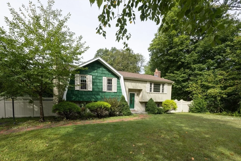 Photo of 23 Lexington Ln