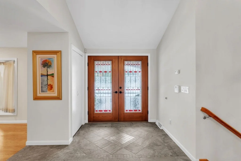 Photo of 292 Pinewood Dr