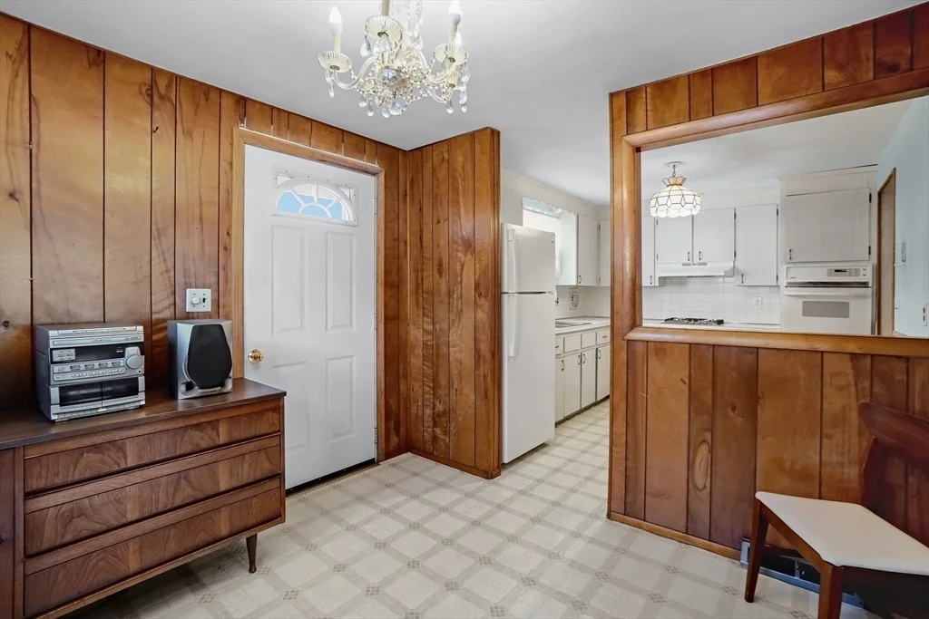 Photo of 111 Crestfield Dr