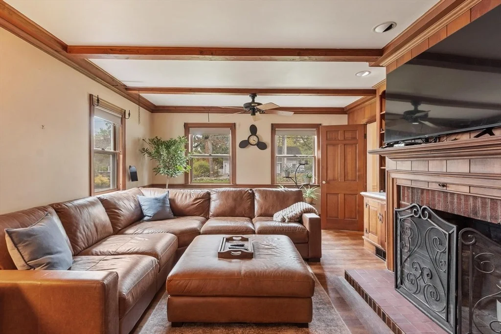 Photo of 289 Sterling Rd