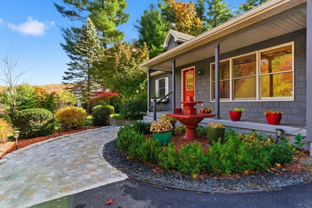 Photo of 6 Emily Ln