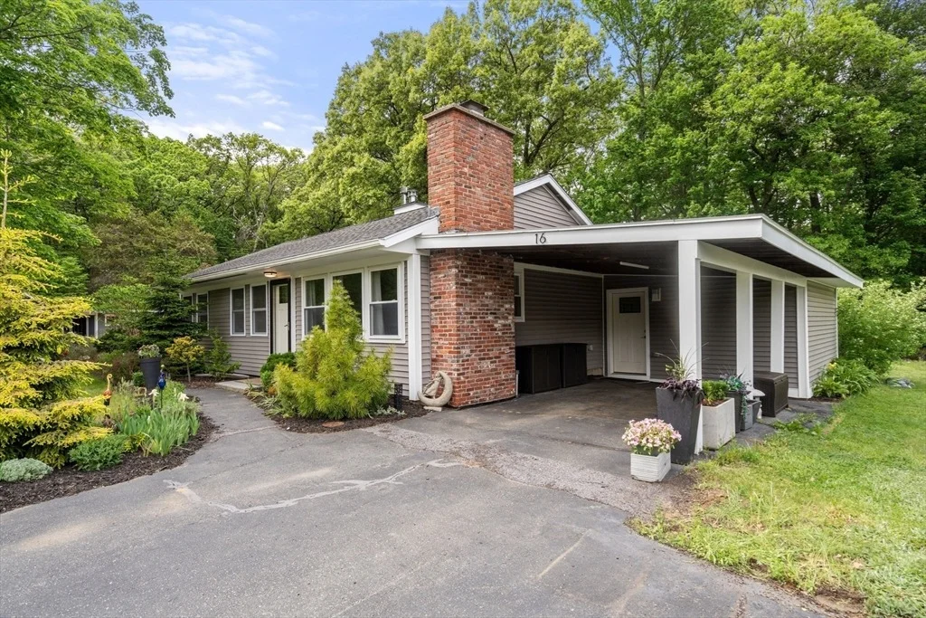 Photo of 16 Maybury Rd