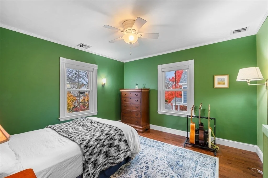 Photo of 5 Beacon St
