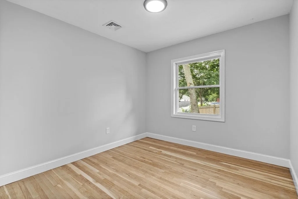 Photo of 48 Lansing Rd