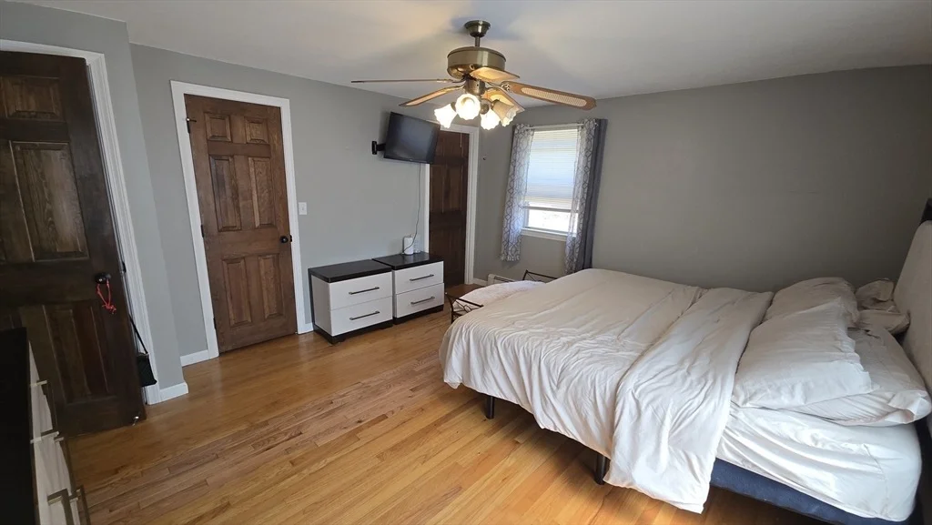 Photo of 142 Marion Cir