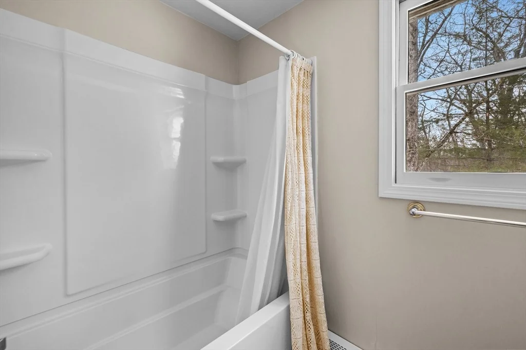 Photo of 220 Alana Dr