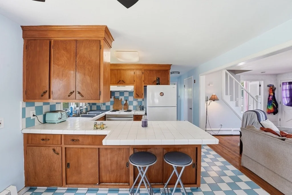 Photo of 375 River Rd