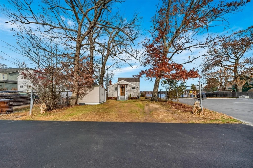 Photo of 1 Bisson Ln