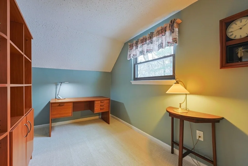 Photo of 18 Sherborne Cir