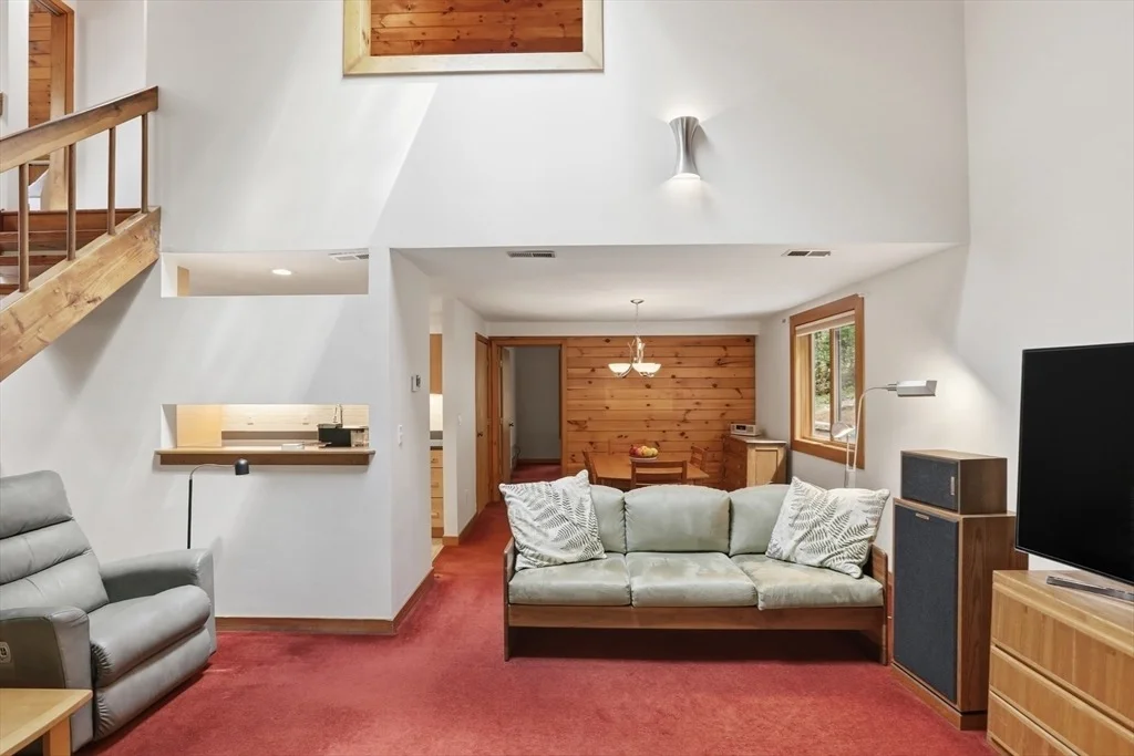 Photo of 39 Hog Hill Road