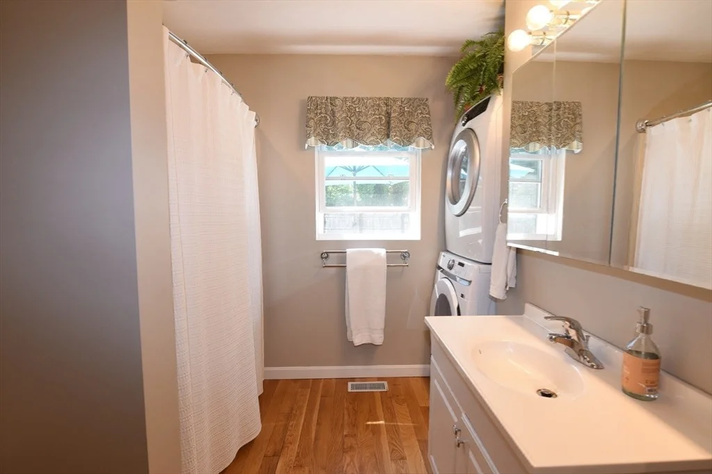 Photo of 34 Thirteenth Ave