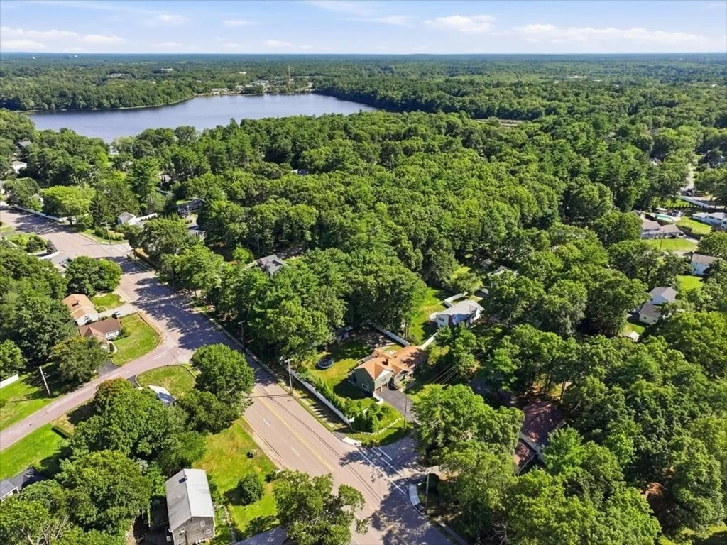 Photo of 2 Hazelwood Dr